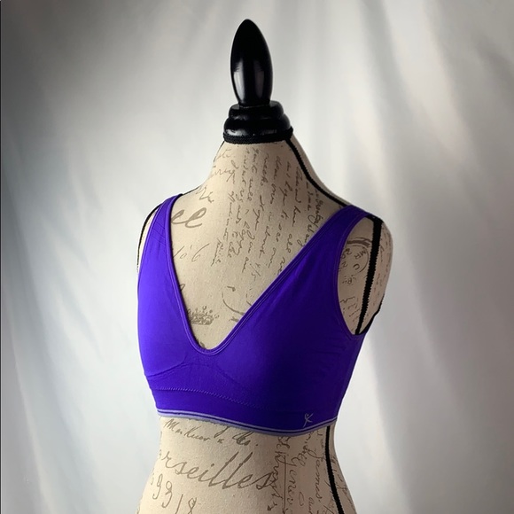 danskin now keyhole sports bra